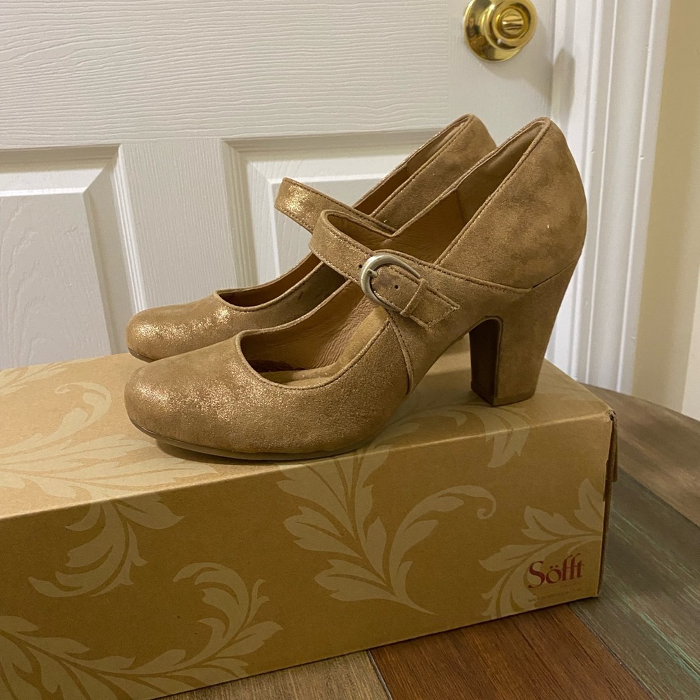 Söfft “Miranda” Shimmery Gold Maryjane Heels
